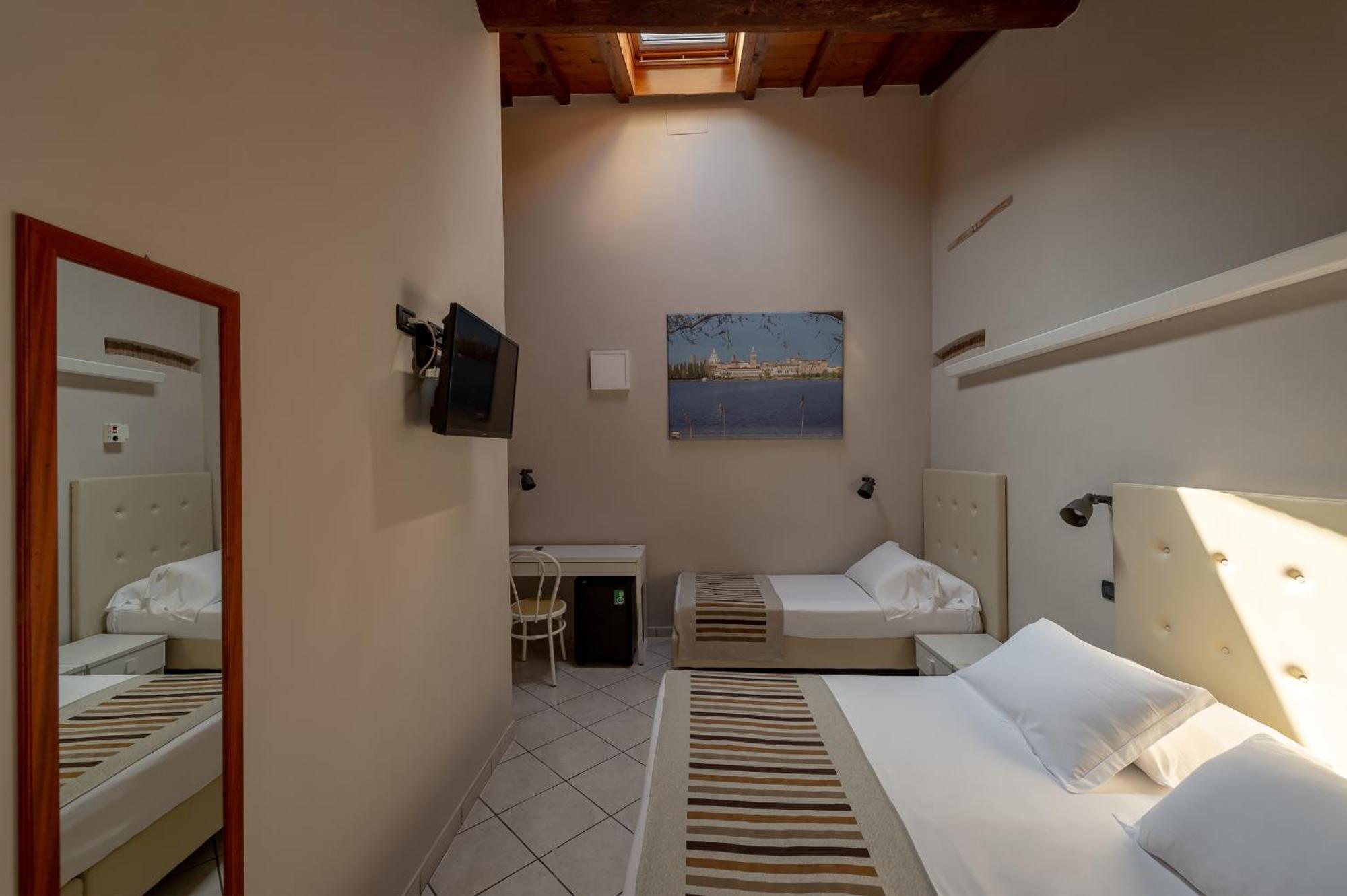 Abbazia Bed & Breakfast Mantova Luaran gambar